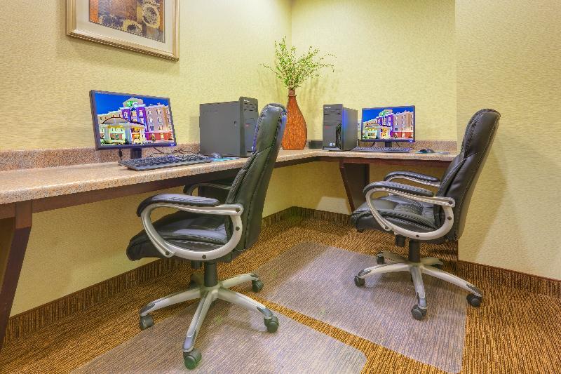 Holiday Inn Express Hotel & Suites Byram By Ihg Exterior photo