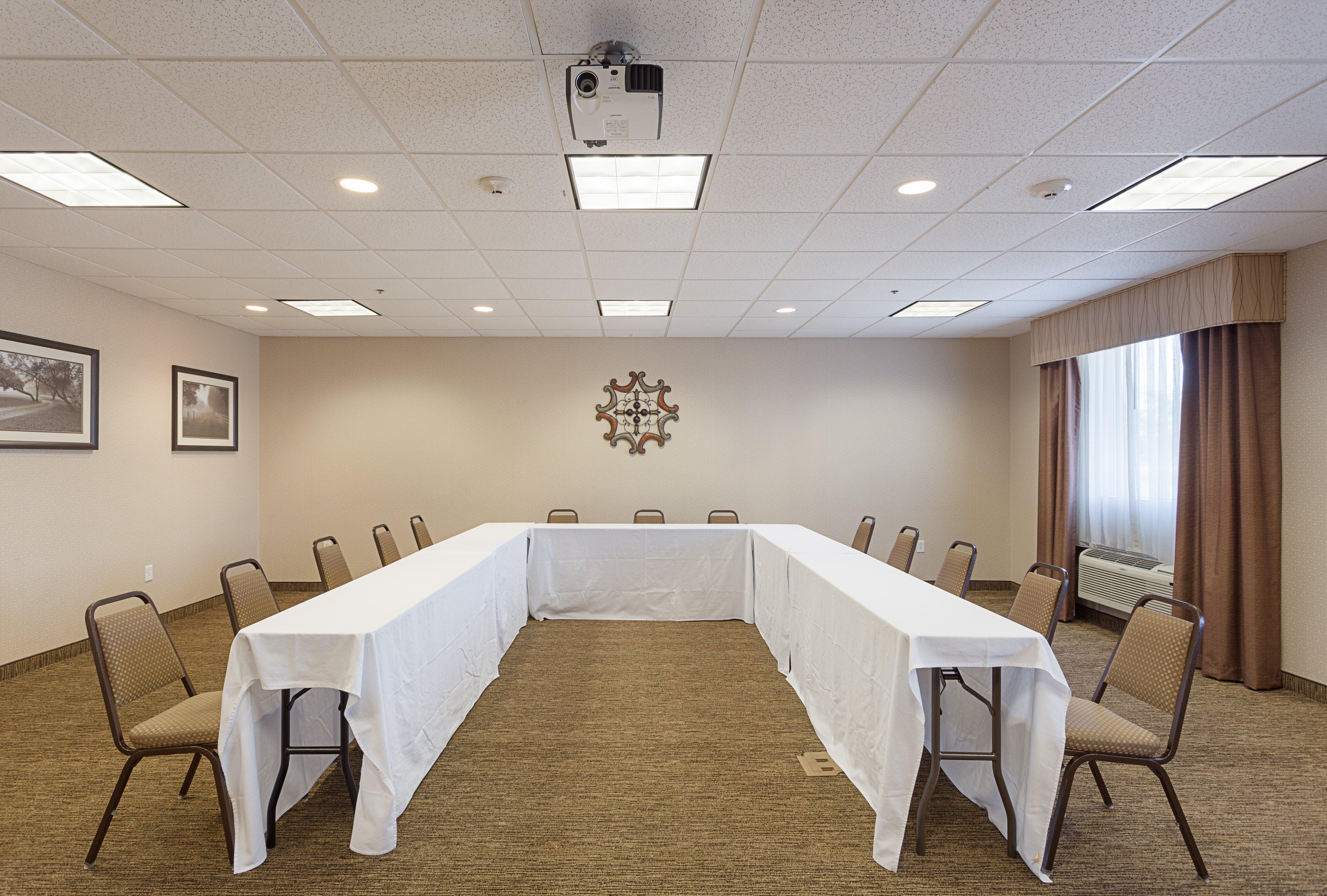 Holiday Inn Express Hotel & Suites Byram By Ihg Exterior photo