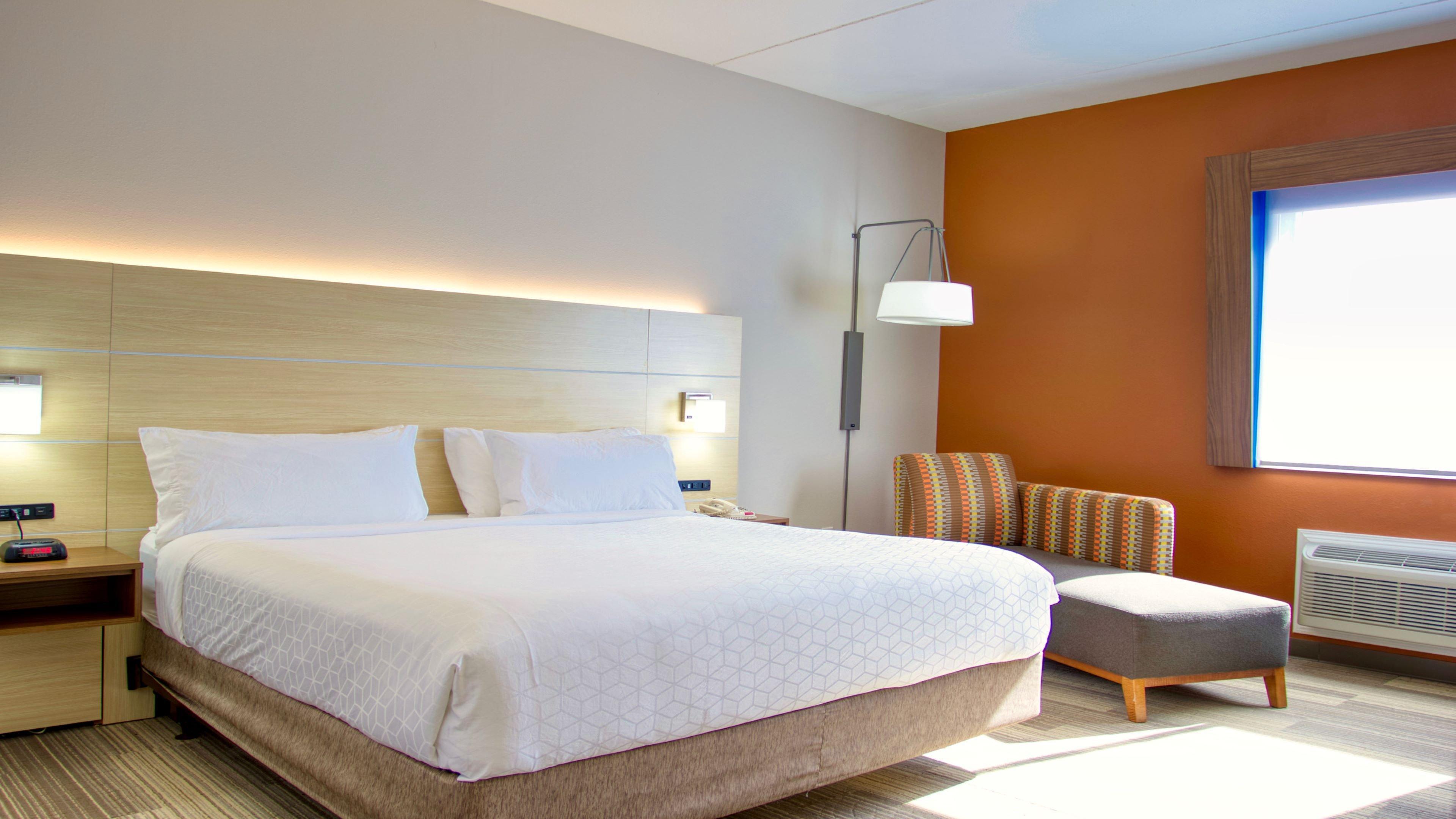 Holiday Inn Express Hotel & Suites Byram By Ihg Exterior photo
