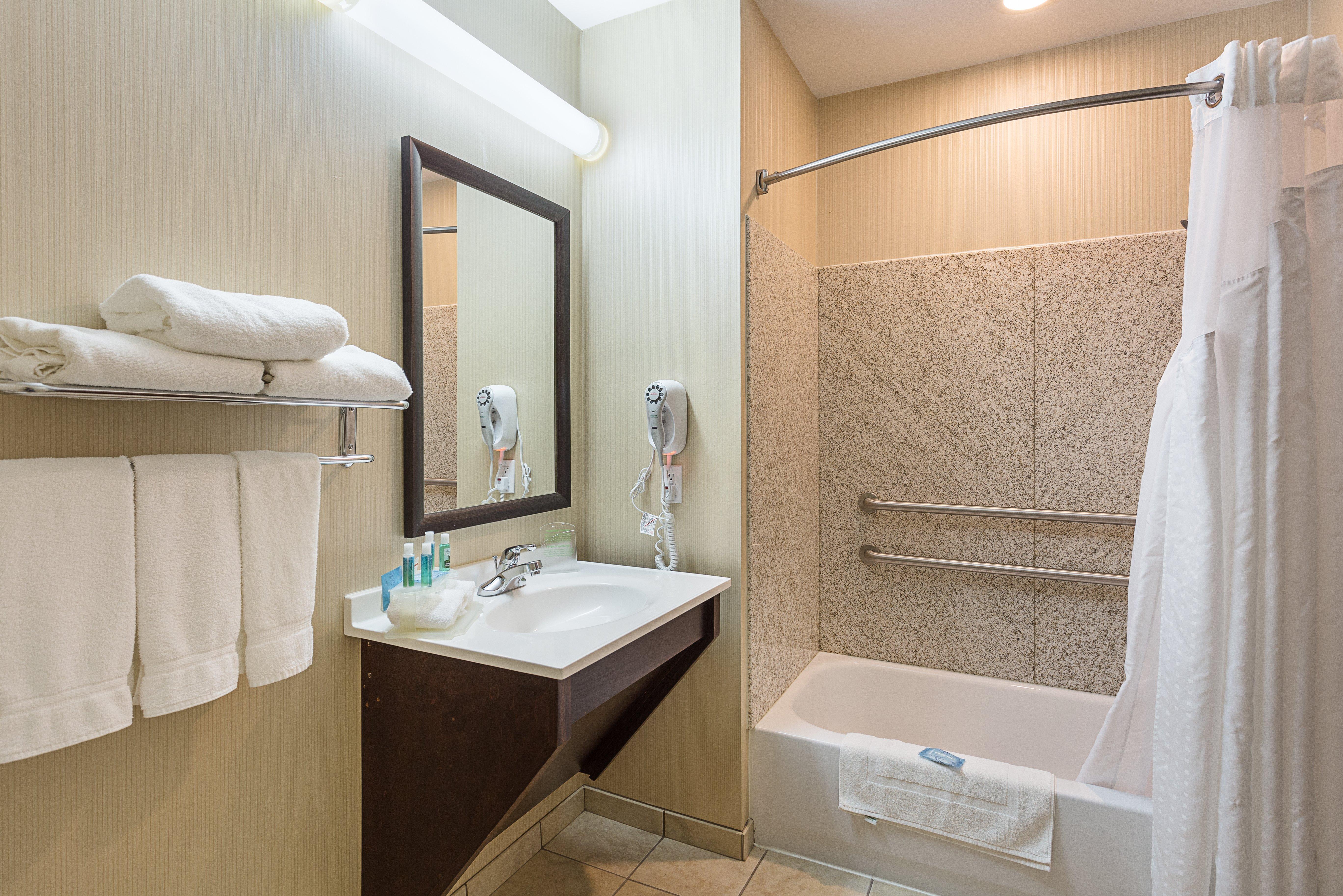Holiday Inn Express Hotel & Suites Byram By Ihg Exterior photo