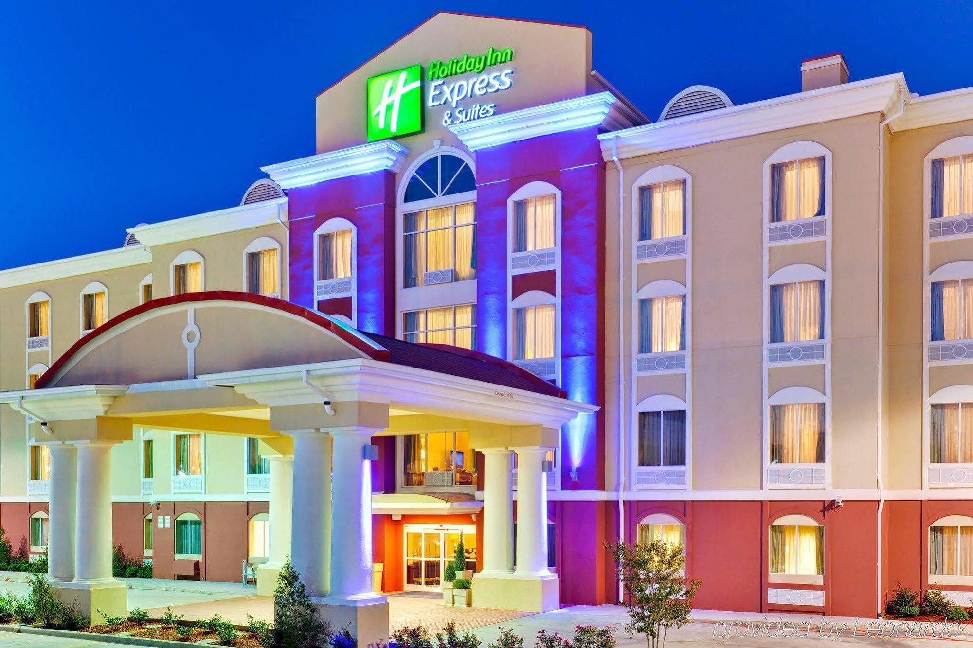 Holiday Inn Express Hotel & Suites Byram By Ihg Exterior photo