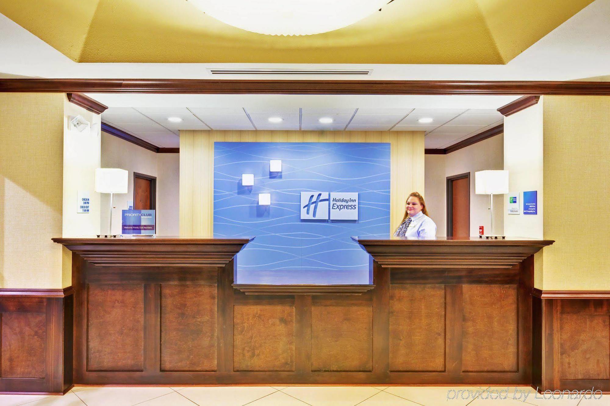 Holiday Inn Express Hotel & Suites Byram By Ihg Interior photo