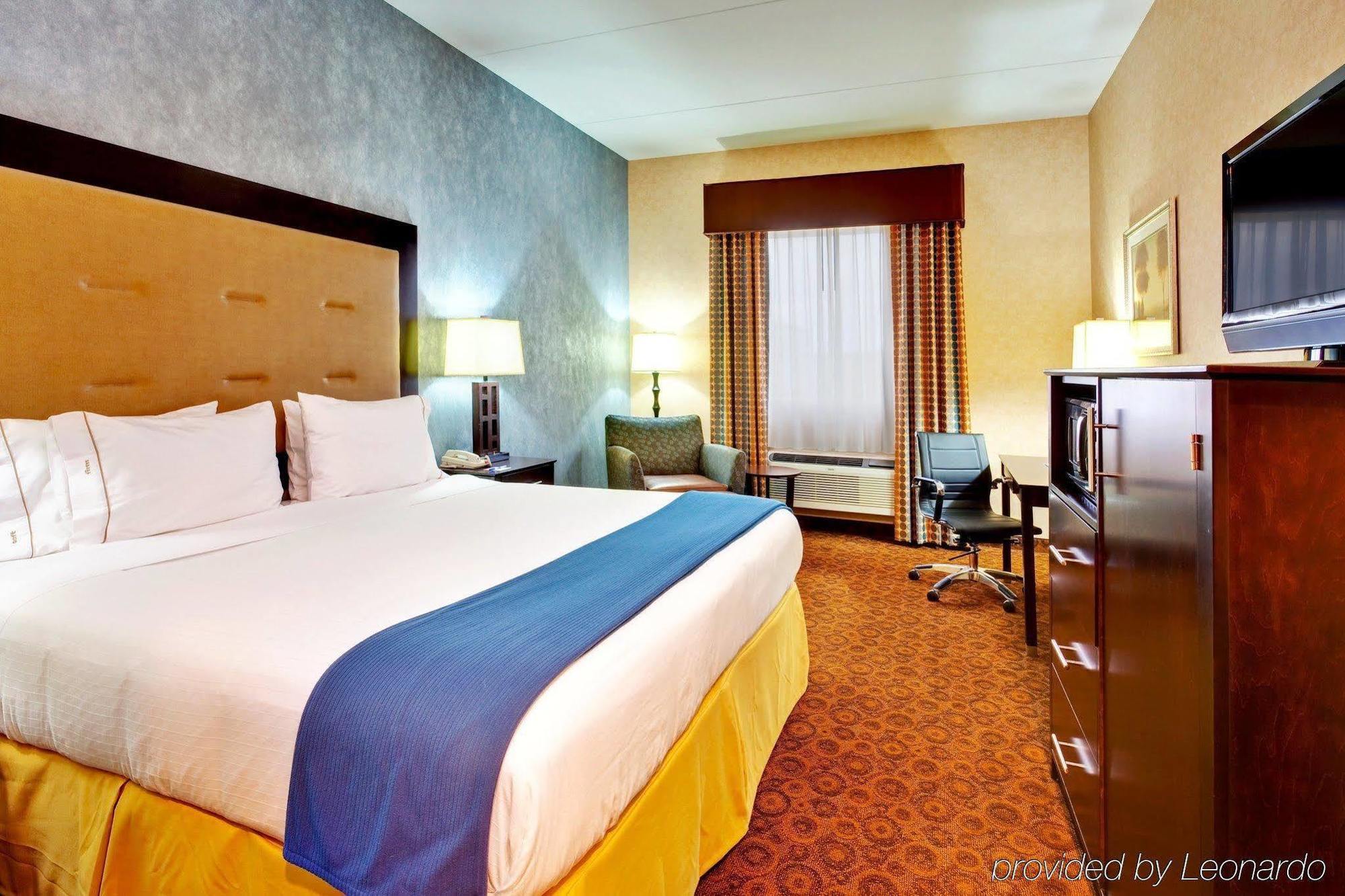 Holiday Inn Express Hotel & Suites Byram By Ihg Exterior photo